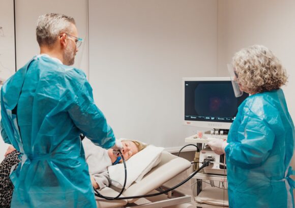 Entdecken Sie die Gastrokopie mit Dr. Klaus Steiner und seinem Fachteam – modernste Technik für präzise Magen-Darm-Diagnostik und kompetente Betreuung für Ihre Gesundheit.