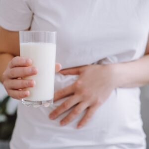 Informative Übersicht zur Laktoseintoleranz mit Details zu Ursachen, Symptomen, Diagnose und Behandlung. Entdecken Sie maßgeschneiderte Ernährungstipps und Therapien für ein ausgewogenes Leben trotz Laktoseintoleranz auf unserer Experten-Website.